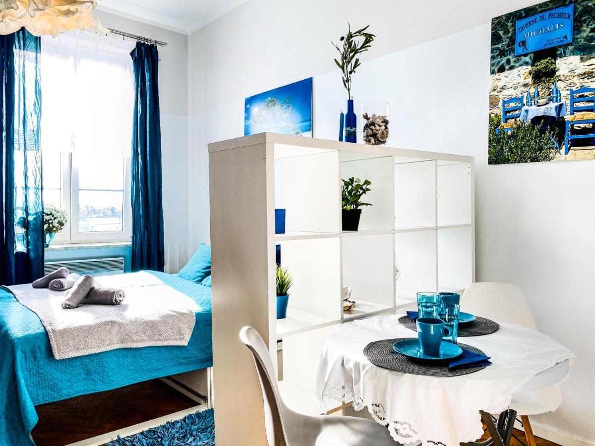 Next To Wawel Castle, Vistula River & Old Town Cracow * Krakow